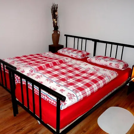 Ferienwohnung 150 M Zur Muritz Lägenhet *